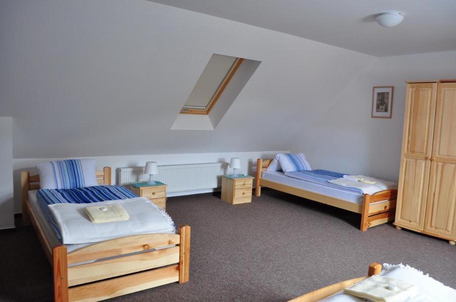 Hostinec Vo Visnovom Stará Turá Zimmer foto