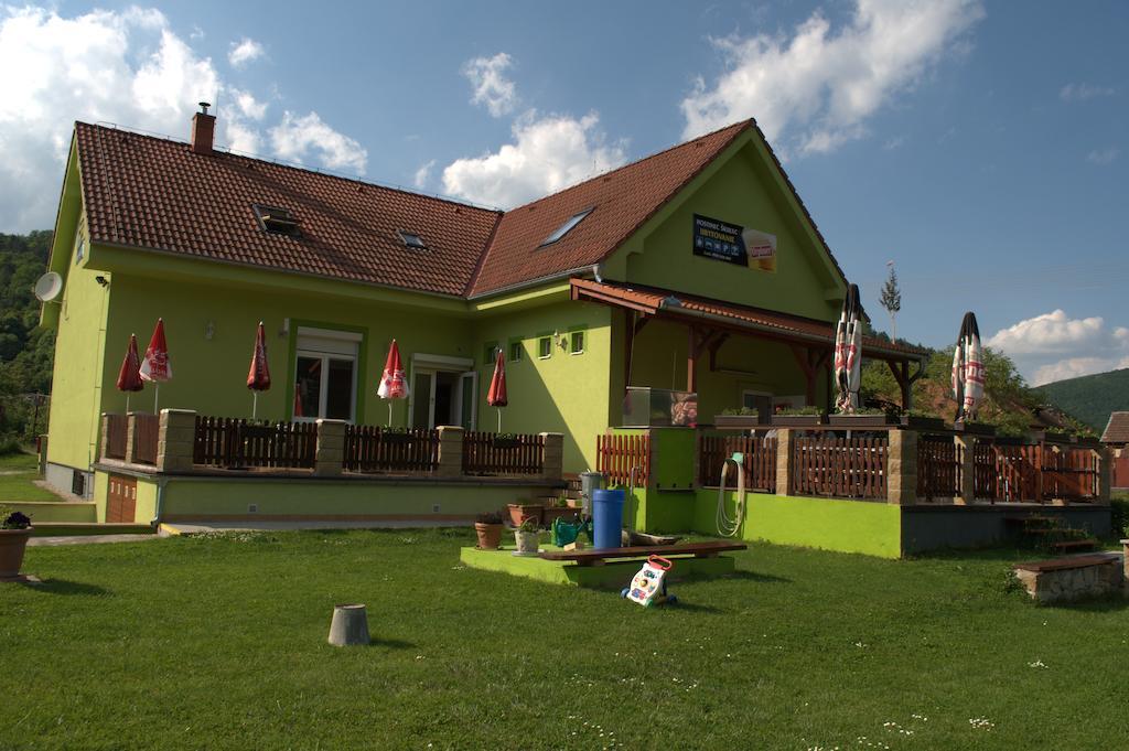 Hostinec Vo Visnovom Stará Turá Exterior foto